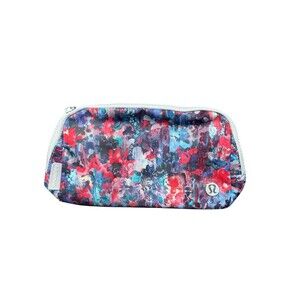 Lululemon Everywhere Belt Bag Flower Glide/multi Vapor Volume 1L